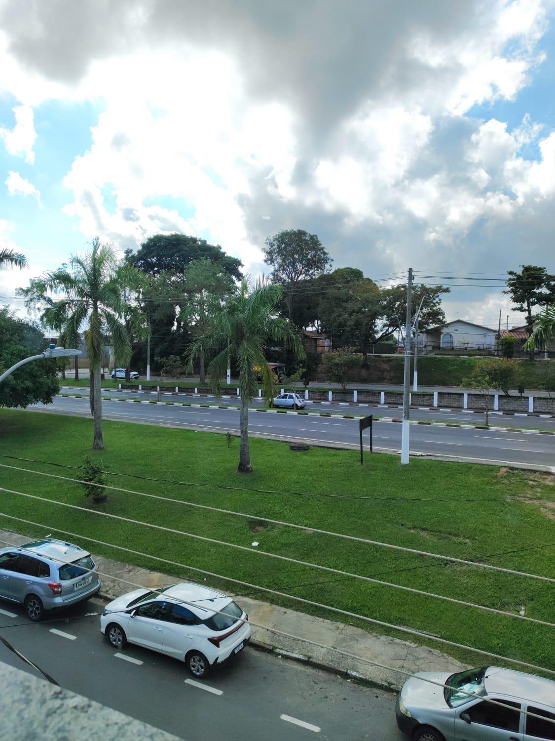 Avenida Plaza